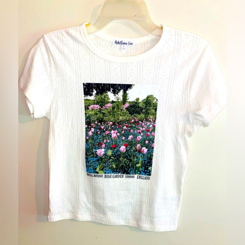 Rebellious One London Garden Graphic Tee Shirt Size Small (NWOT)